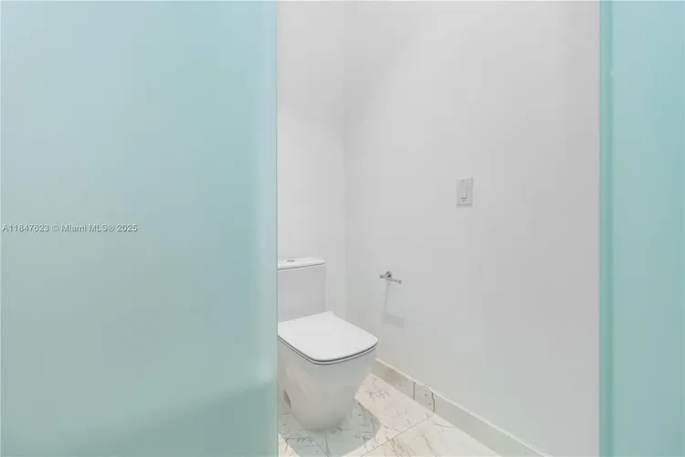 Paramount Miami Worldcenter #4104 image #25