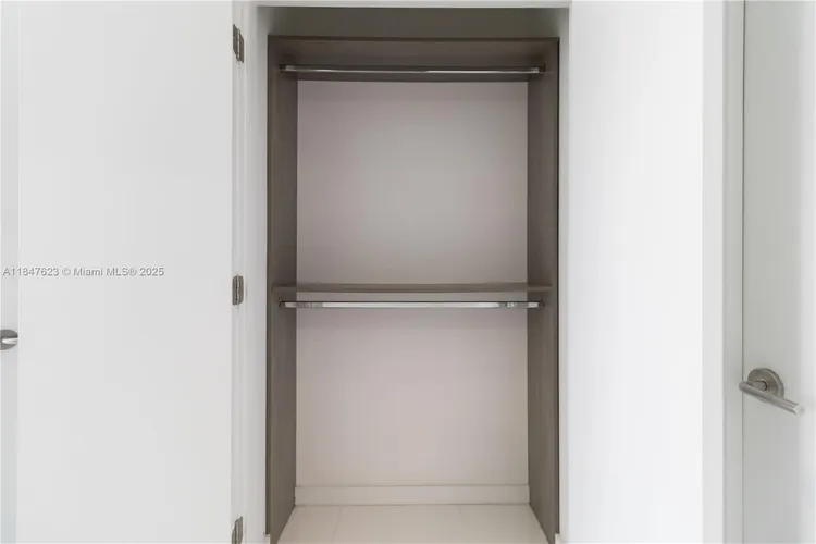 Paramount Miami Worldcenter #4104 image #27