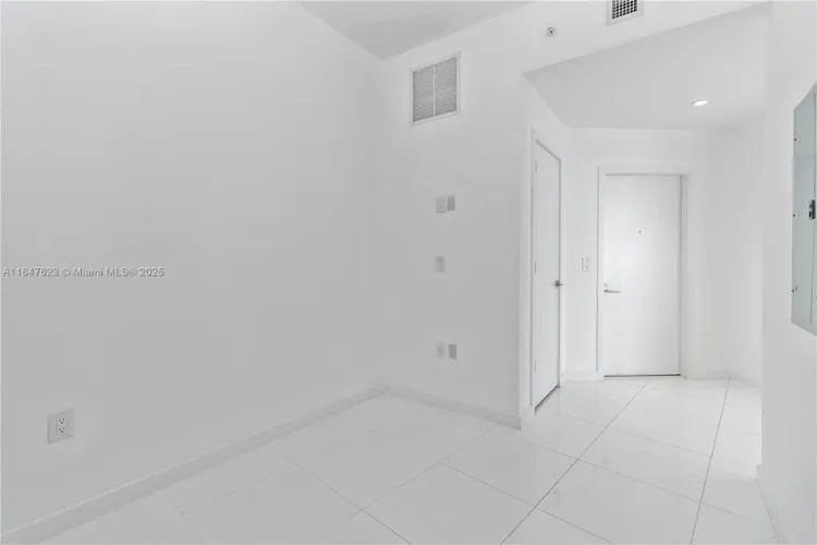 Paramount Miami Worldcenter #4104 image #29