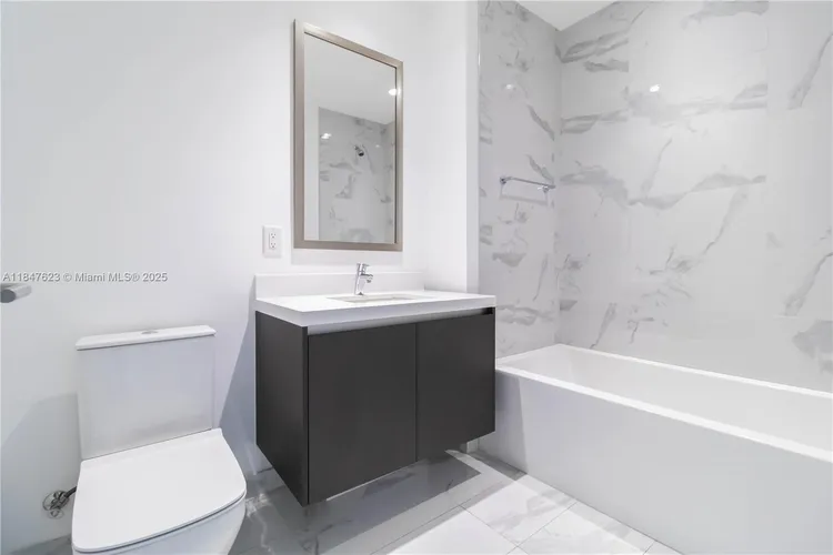 Paramount Miami Worldcenter #4104 image #33