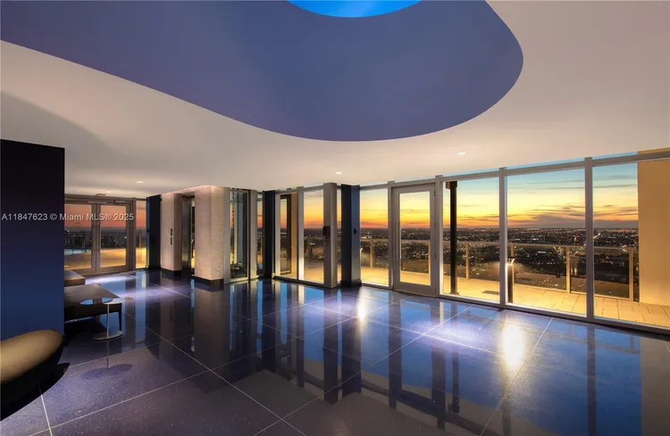 Paramount Miami Worldcenter #4104 image #43