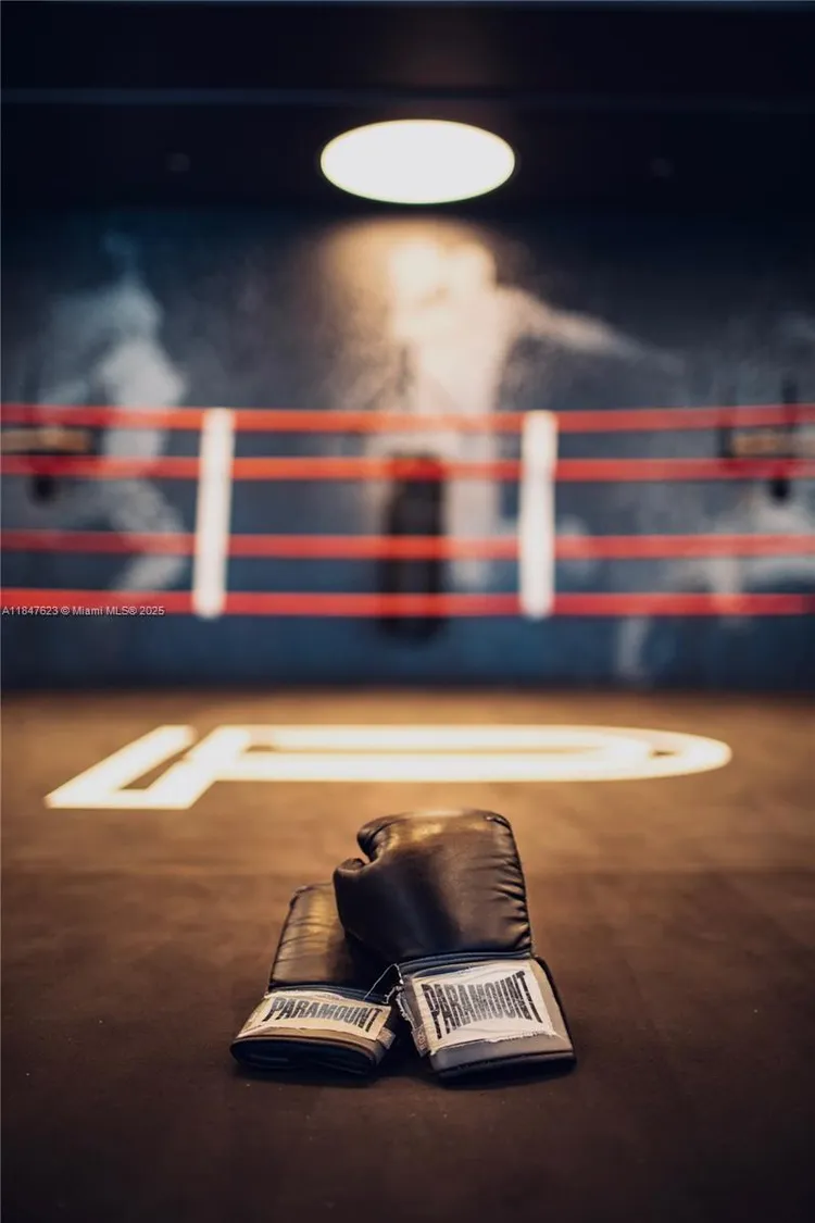 Paramount Miami Worldcenter #4104 image #60