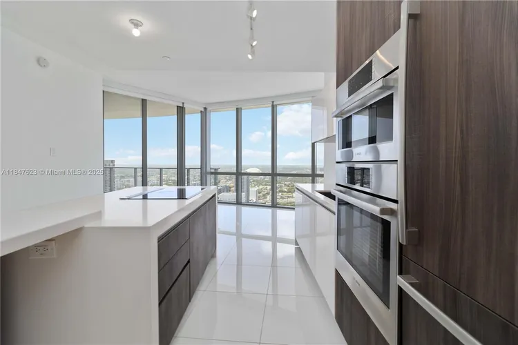 Paramount Miami Worldcenter #4104 image #6