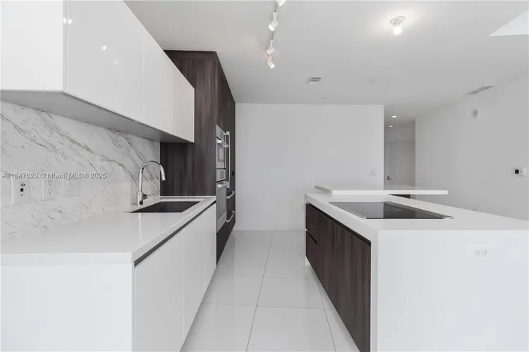 Paramount Miami Worldcenter #4104 image #7