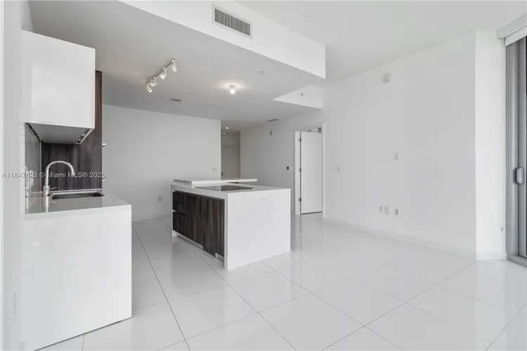 Paramount Miami Worldcenter #4104 image #8