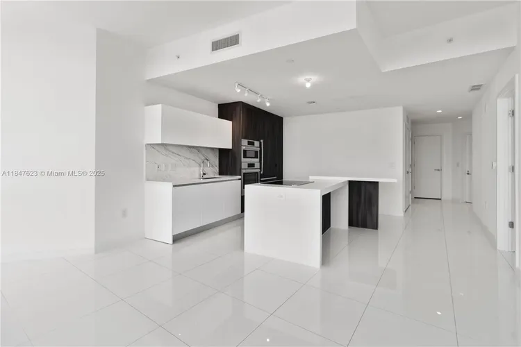 Paramount Miami Worldcenter #4104 image #9