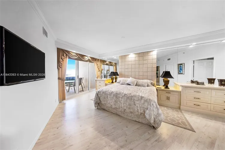 L'Hermitage North Tower #2106 image #11