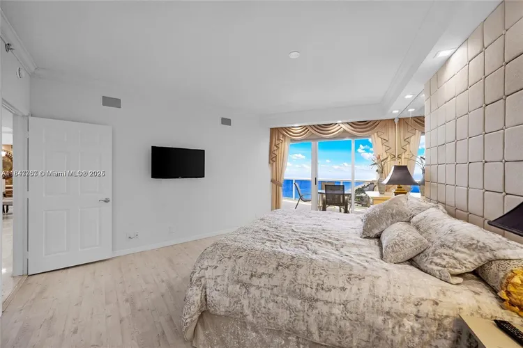 L'Hermitage North Tower #2106 image #12