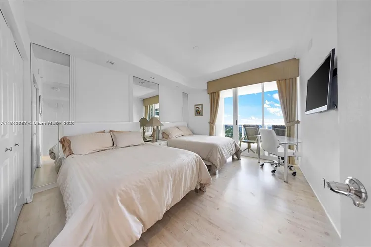 L'Hermitage North Tower #2106 image #14