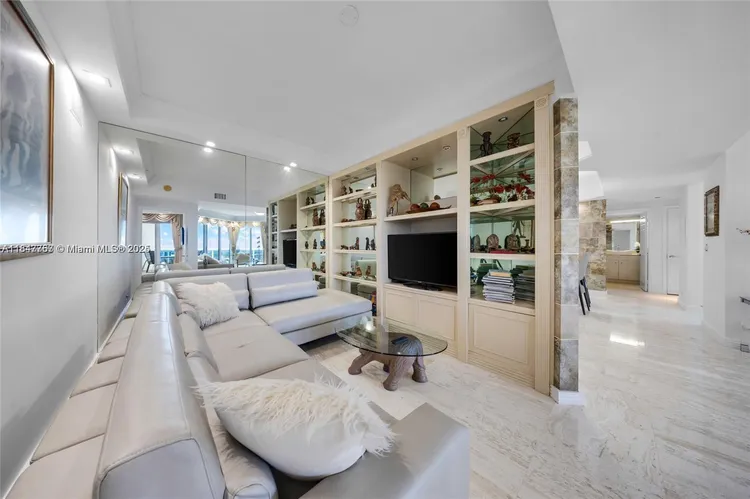 L'Hermitage North Tower #2106 image #21