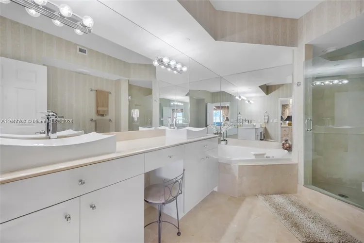 L'Hermitage North Tower #2106 image #28