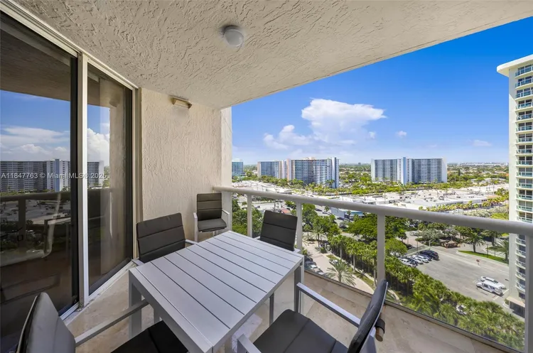 L'Hermitage North Tower #2106 image #32