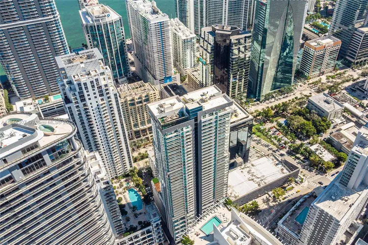 The Bond #2601 image #36