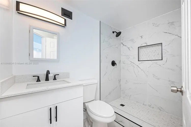 Four Ambassadors #1662 image #10