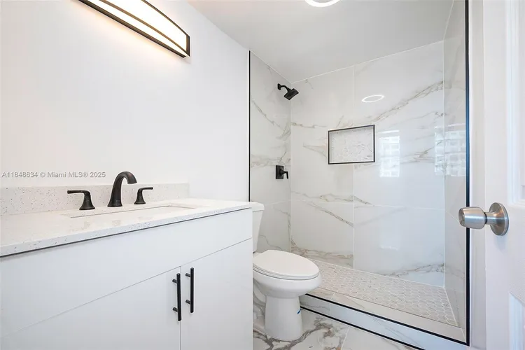 Four Ambassadors #1662 image #6