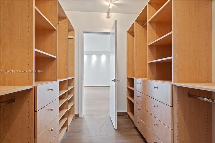 Turnberry Towers #9D image #10