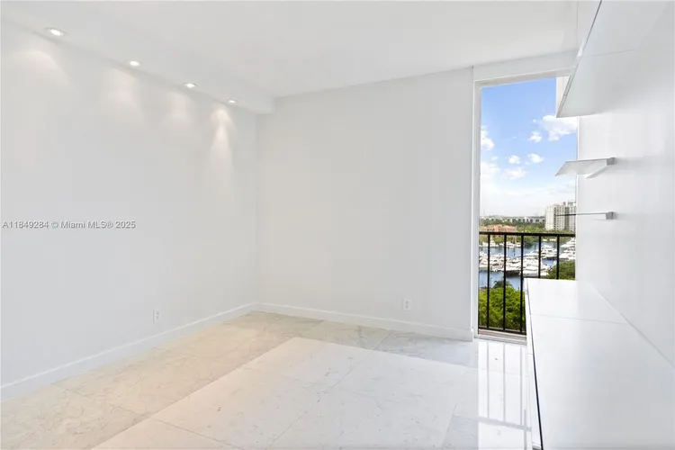 Turnberry Towers #9D image #12