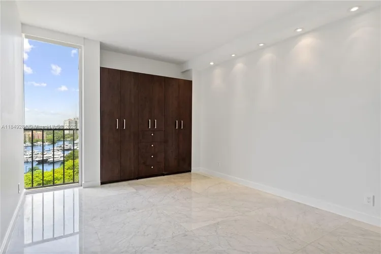 Turnberry Towers #9D image #14