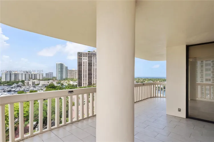 Turnberry Towers #9D image #17