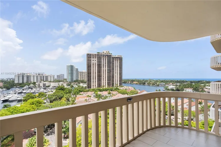 Turnberry Towers #9D image #18