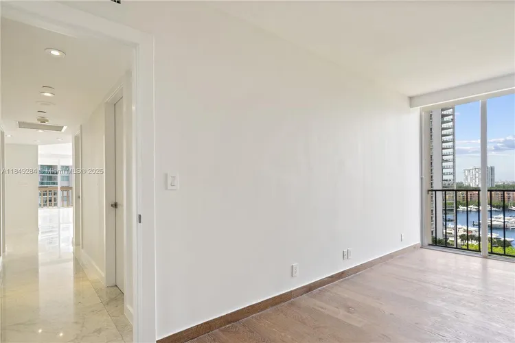 Turnberry Towers #9D image #8