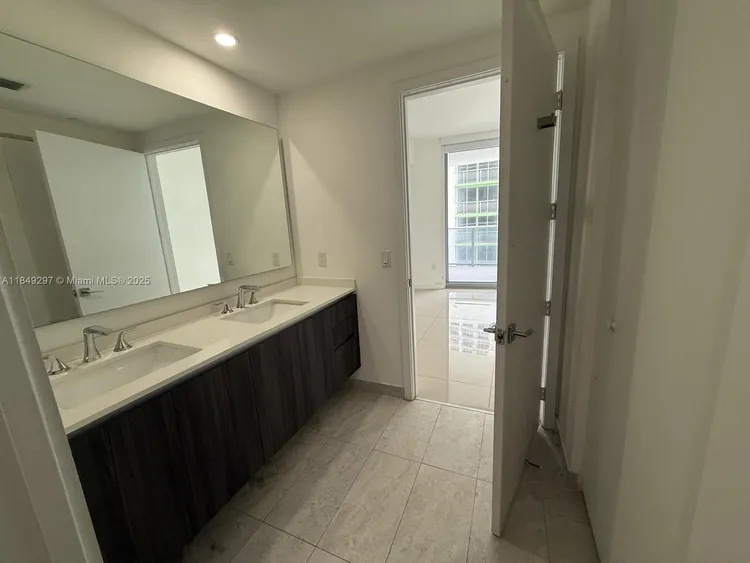 Aria on the Bay #3204 image #8