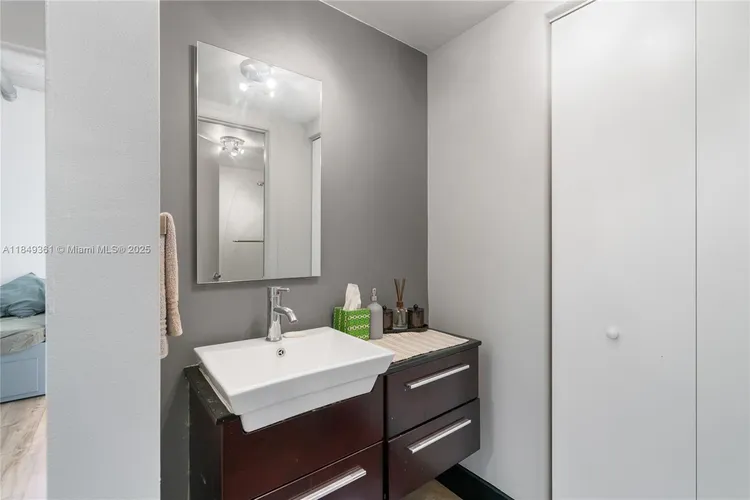 Neo Vertika #2920 image #31