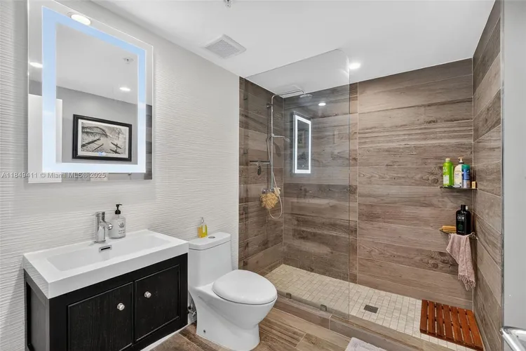 One Miami #3501 image #11