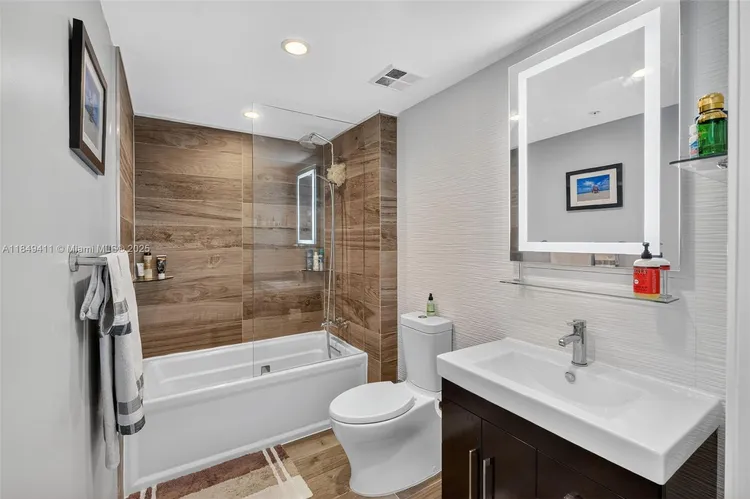 One Miami #3501 image #14