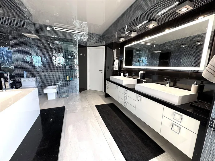 The Landmark #1701 image #28