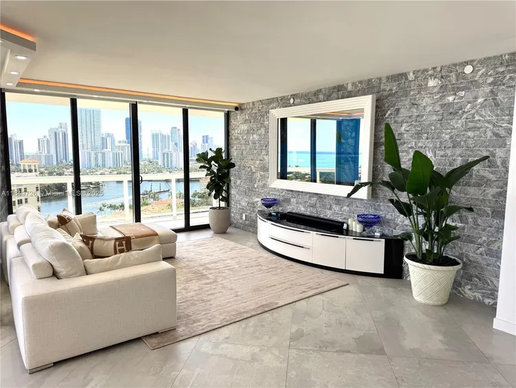 The Landmark #1701 image #7