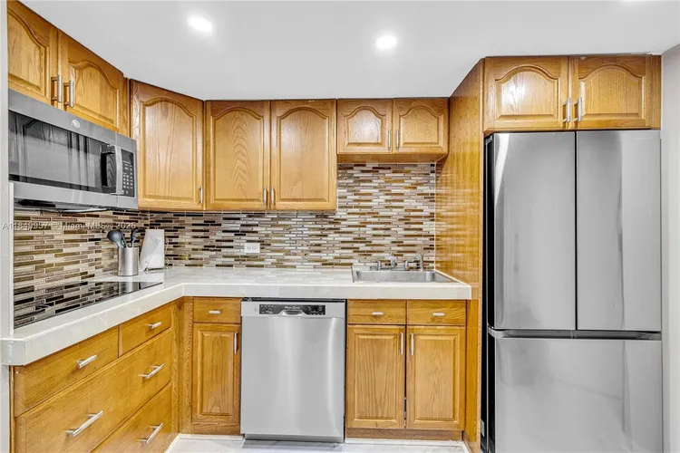 Four Ambassadors #970 image #12