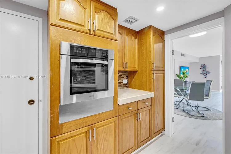 Four Ambassadors #970 image #13