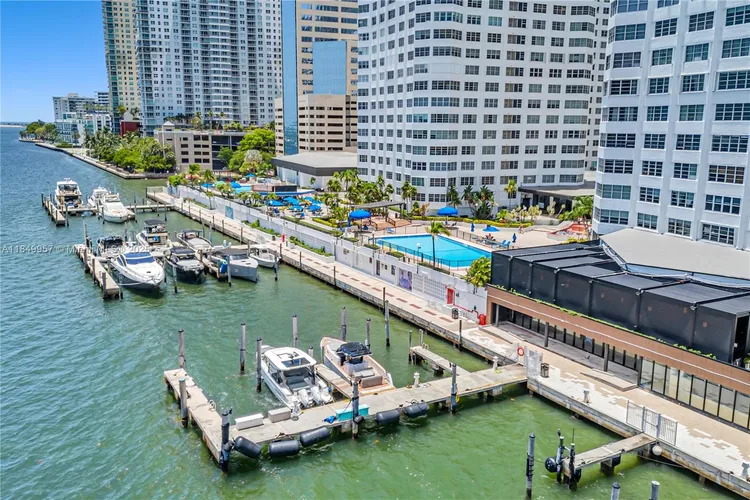 Four Ambassadors #970 image #21