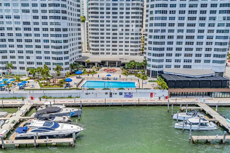 Four Ambassadors #970 image #22