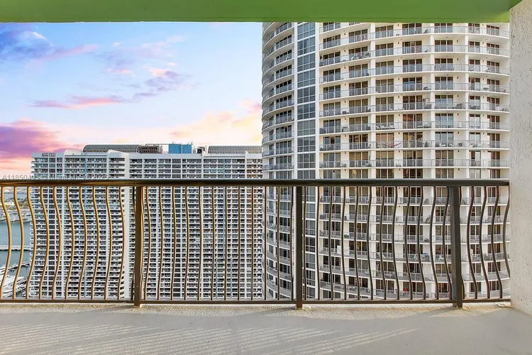 Bay Parc #34C image #12