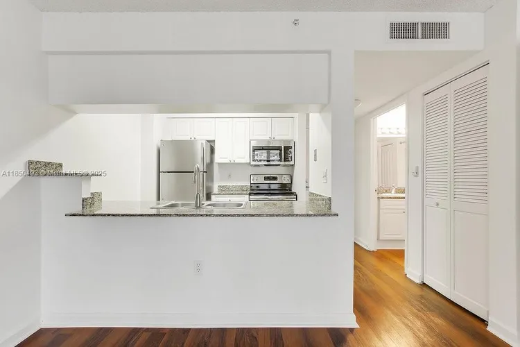 Bay Parc #34C image #14