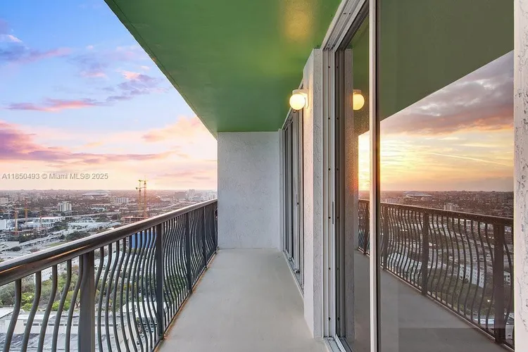 Bay Parc #34C image #17