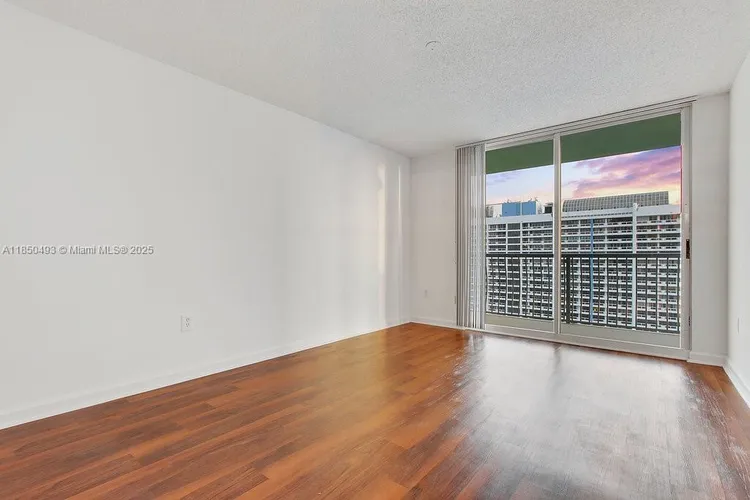 Bay Parc #34C image #18