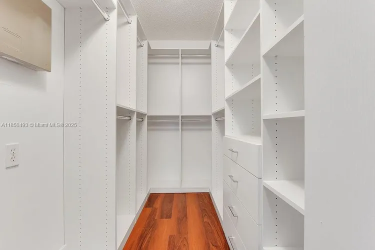 Bay Parc #34C image #20