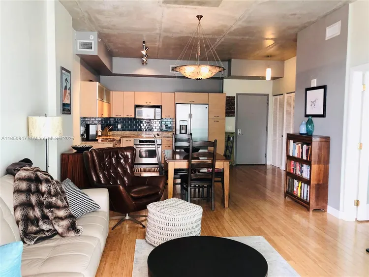 Uptown Lofts #808 image #20