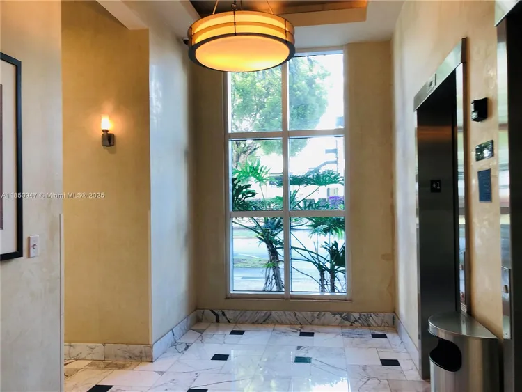 Uptown Lofts #808 image #8