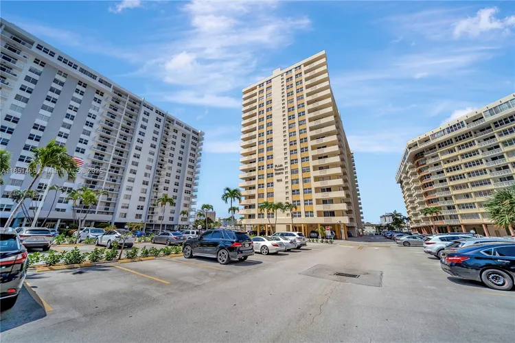 Plaza Towers North #511 image #21