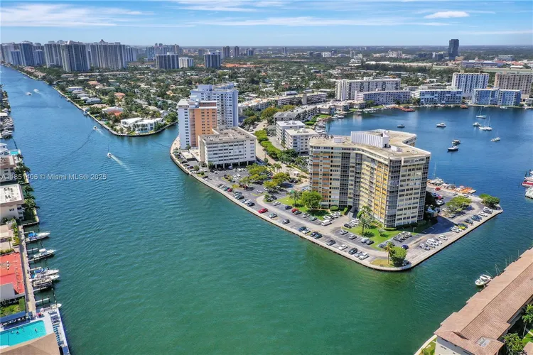 Plaza Towers North #511 image #23