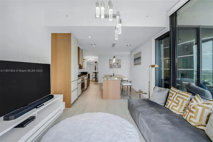 Park Grove Club Residences #2204 image #10