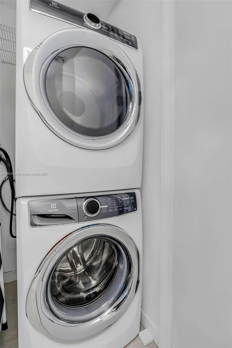 Park Grove Club Residences #2204 image #21