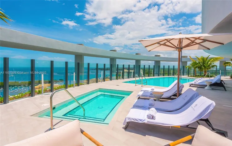 Park Grove Club Residences #2204 image #22