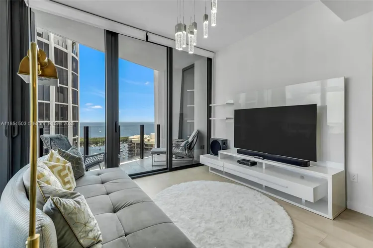 Park Grove Club Residences #2204 image #7