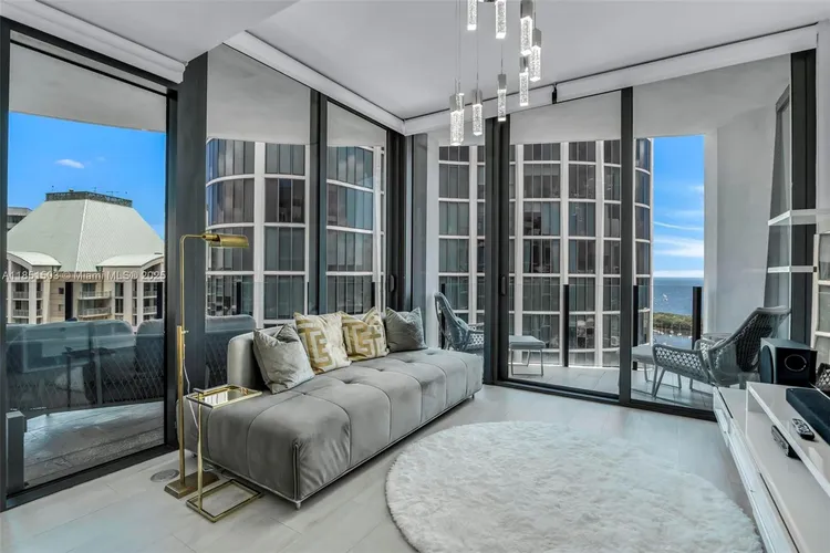 Park Grove Club Residences #2204 image #8