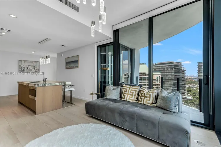 Park Grove Club Residences #2204 image #9